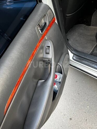 Toyota Avensis 2004, 335,000 km - 2.0 l - Bakı