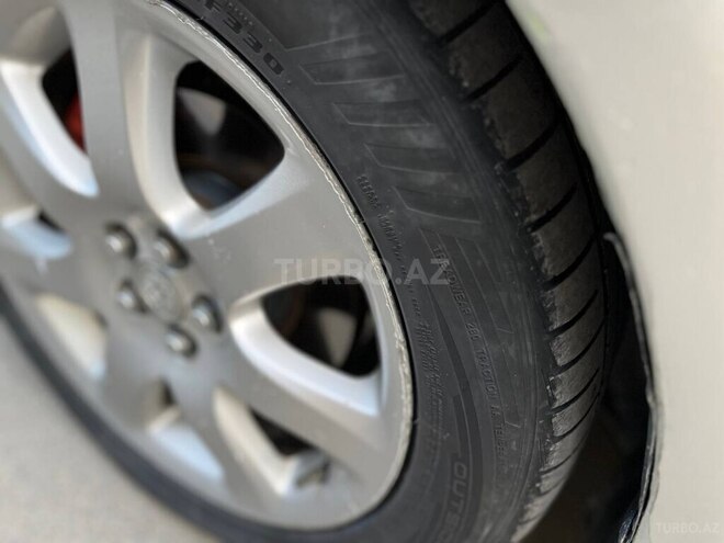 Toyota Avensis 2004, 335,000 km - 2.0 l - Bakı