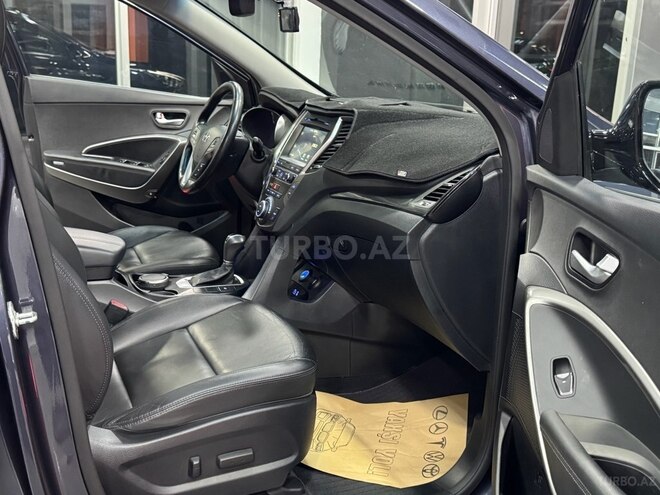Hyundai Santa Fe-13