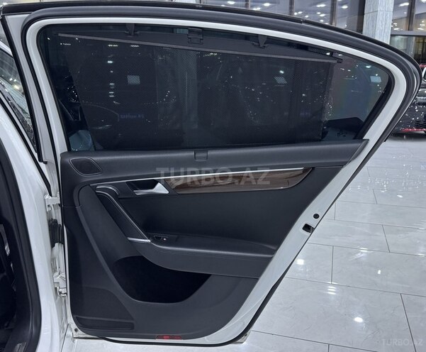 Volkswagen Passat-15