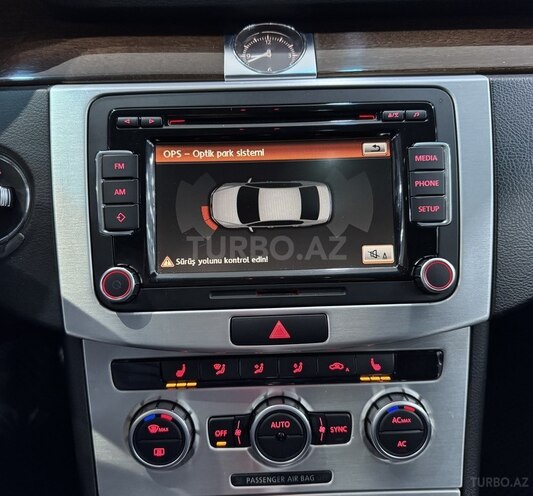 Volkswagen Passat-16