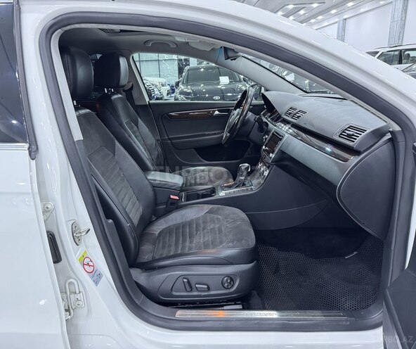 Volkswagen Passat-12