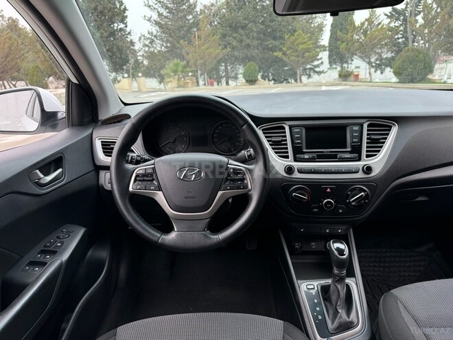 Hyundai Accent 2019, 136,000 km - 1.6 л - Bakı