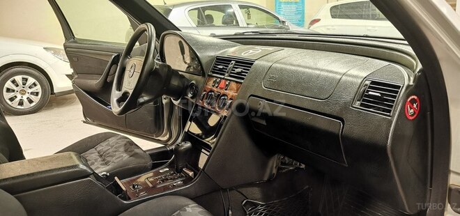 Mercedes C 220 d 1998, 298,000 km - 2.2 l - Sumqayıt