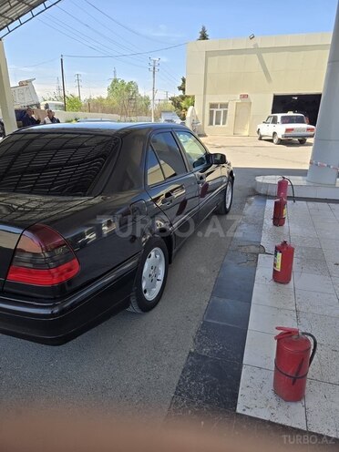 Mercedes C 200 1998, 250,000 km - 2.0 л - Yevlax