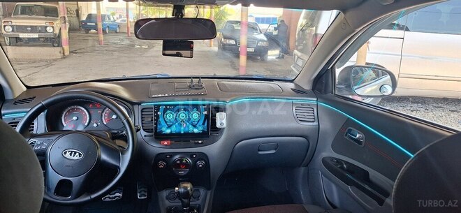Kia Rio-5