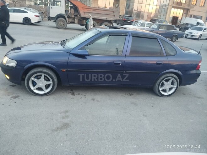 Opel Vectra 1996, 300,000 km - 1.8 l - Sumqayıt