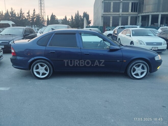 Opel Vectra 1996, 300,000 km - 1.8 l - Sumqayıt