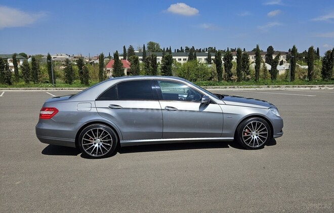Mercedes E 200 d 2009, 274,000 km - 2.2 l - Gəncə