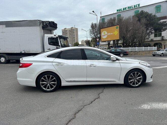 Hyundai Grandeur 2015, 205,875 km - 2.2 л - Bakı