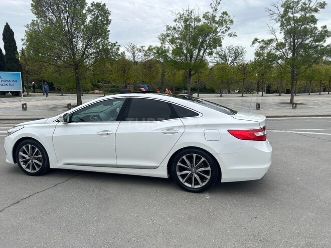 Hyundai Grandeur 2015, 205,875 km - 2.2 л - Bakı