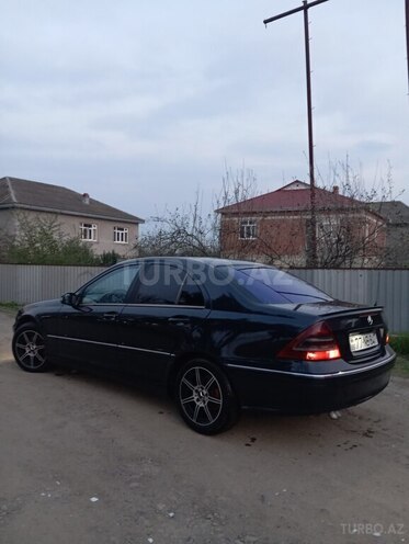 Mercedes C 220 d 2001, 234,444 km - 2.2 l - Masallı