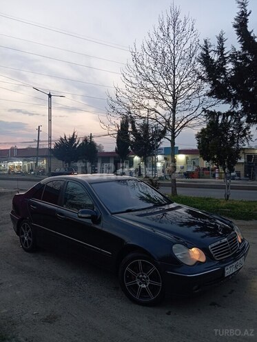 Mercedes C 220 d 2001, 234,444 km - 2.2 l - Masallı