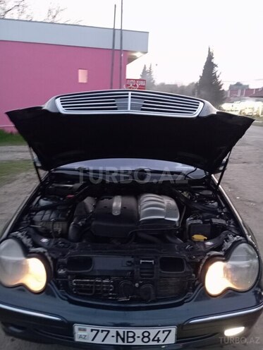 Mercedes C 220 d 2001, 234,444 km - 2.2 l - Masallı