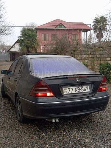 Mercedes C 220 d 2001, 234,444 km - 2.2 l - Masallı