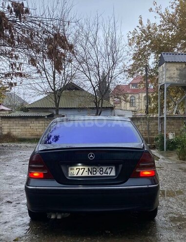 Mercedes C 220 d 2001, 234,444 km - 2.2 l - Masallı