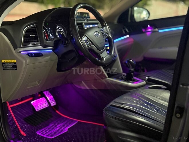 Hyundai Elantra 2018, 107,000 km - 2.0 л - Bakı