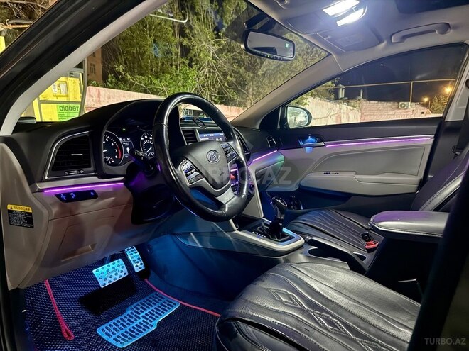 Hyundai Elantra 2018, 107,000 km - 2.0 л - Bakı