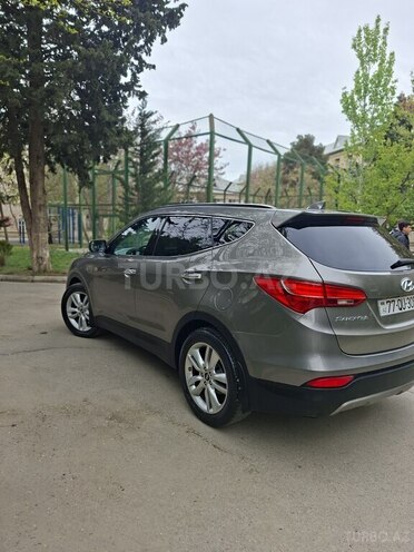 Hyundai Santa Fe-6