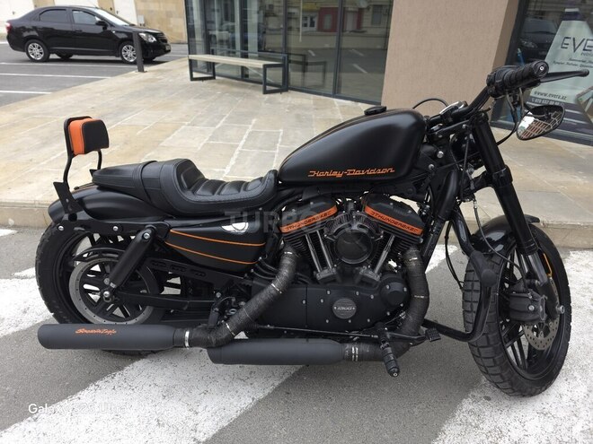 Harley-Davidson Sportster Custom 1200-4
