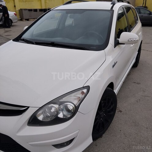 Hyundai i30 2011, 275,000 km - 1.6 л - Bakı