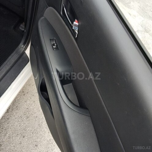 Hyundai i30 2011, 275,000 km - 1.6 л - Bakı