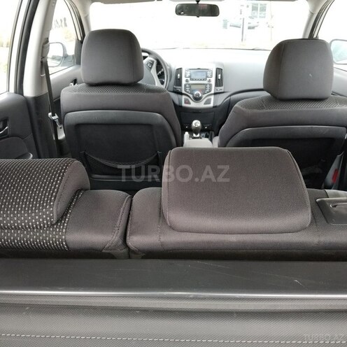 Hyundai i30 2011, 275,000 km - 1.6 л - Bakı