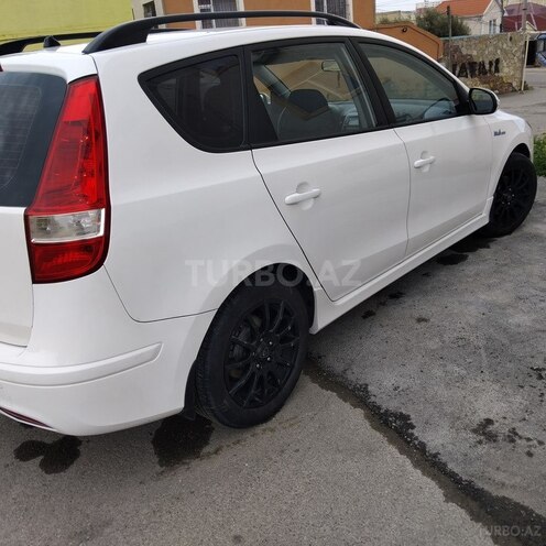 Hyundai i30 2011, 275,000 km - 1.6 л - Bakı