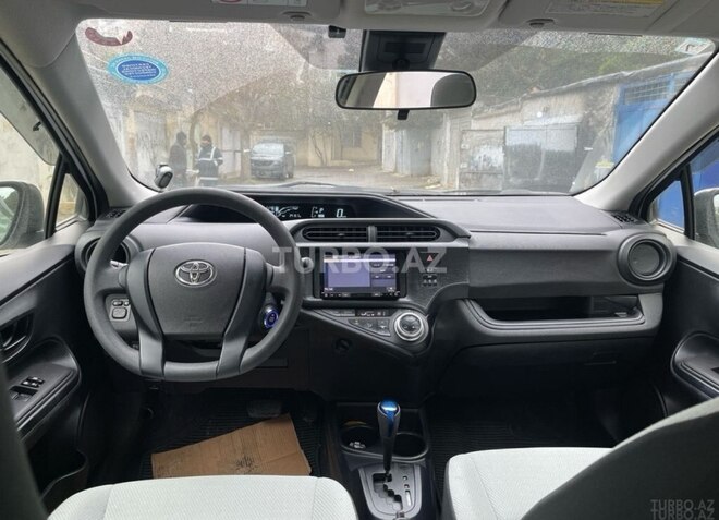 Toyota Aqua 2015, 180,000 km - 1.5 l - Bakı