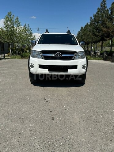 Toyota Hilux 2011, 177,000 km - 2.5 l - Şirvan