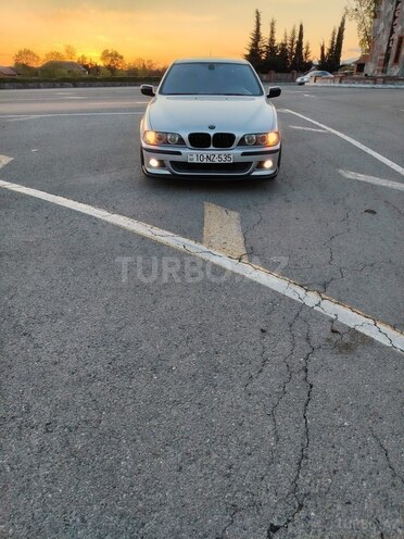 BMW 525 2001, 300,000 km - 2.5 l - Zaqatala