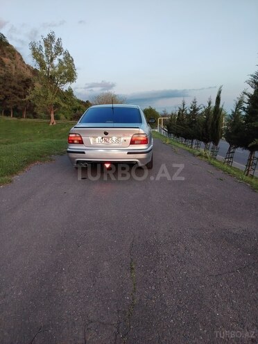 BMW 525 2001, 300,000 km - 2.5 l - Zaqatala