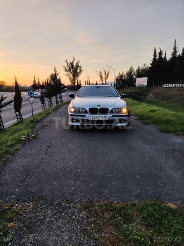 BMW 525 2001, 300,000 km - 2.5 l - Zaqatala