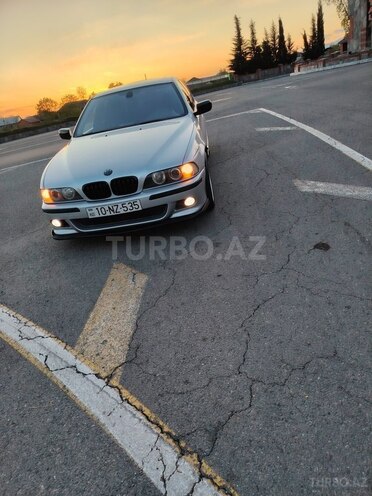 BMW 525 2001, 300,000 km - 2.5 l - Zaqatala
