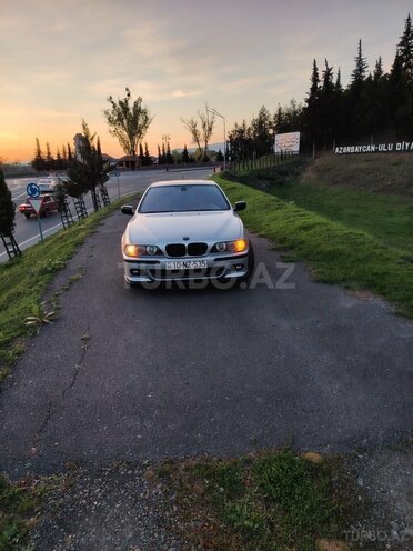 BMW 525 2001, 300,000 km - 2.5 l - Zaqatala