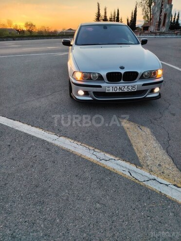 BMW 525 2001, 300,000 km - 2.5 l - Zaqatala