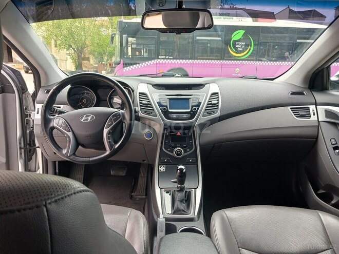 Hyundai Elantra 2015, 199,559 km - 1.8 л - Bakı