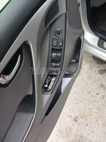 Hyundai Elantra 2015, 199,559 km - 1.8 л - Bakı