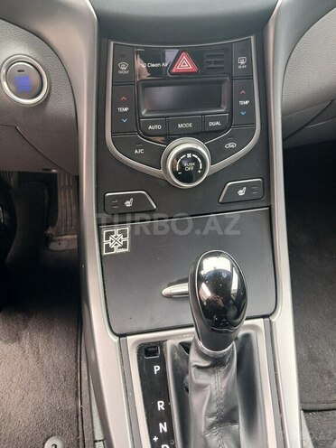 Hyundai Elantra 2015, 199,559 km - 1.8 л - Bakı