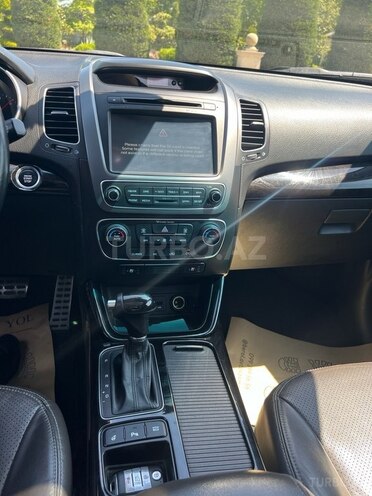 Kia Sorento-8