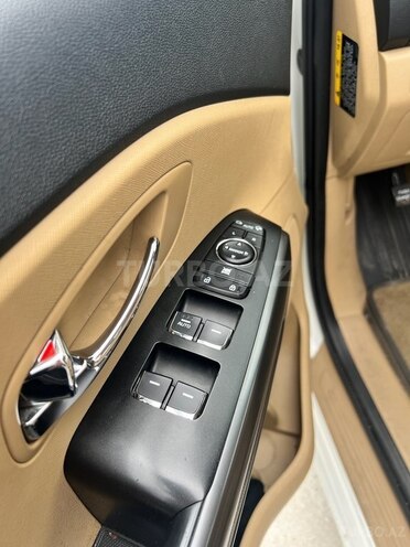 Kia Carnival-14