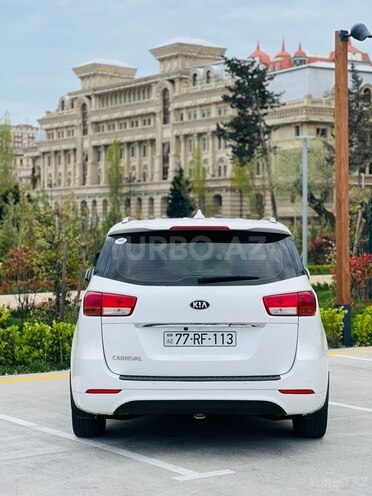 Kia Carnival-8