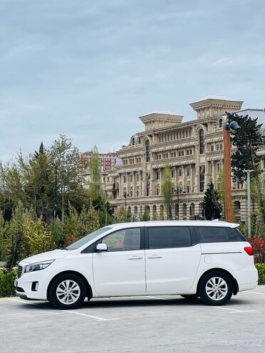 Kia Carnival-10