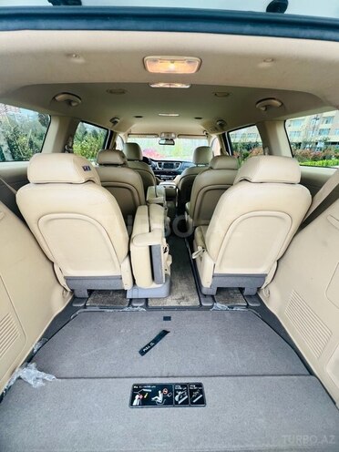 Kia Carnival-19