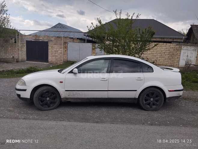 Volkswagen Passat 2002, 392,570 km - 1.8 l - İsmayıllı