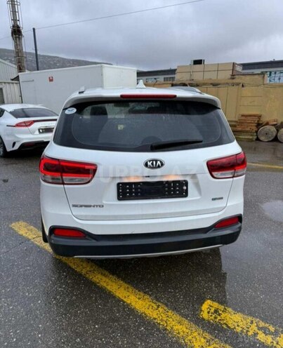 Kia Sorento 2016, 120,000 km - 2.0 l - Qusar