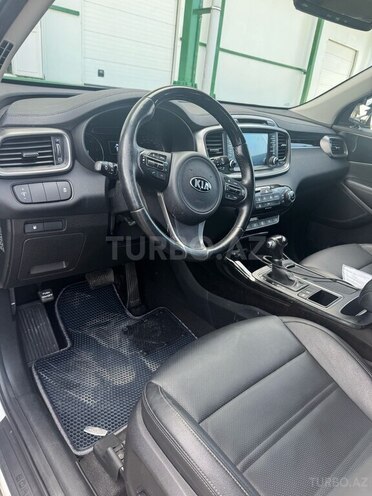 Kia Sorento 2016, 120,000 km - 2.0 l - Qusar
