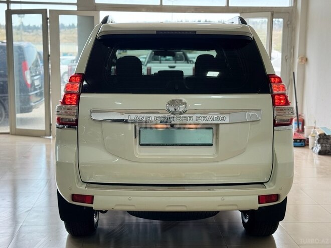 Toyota Land Cruiser Prado-5