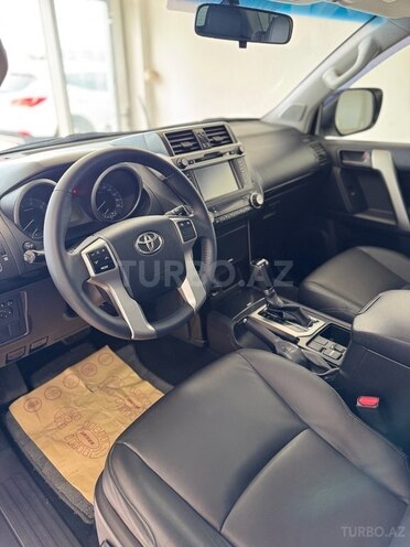 Toyota Land Cruiser Prado-9