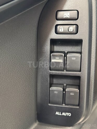 Toyota Land Cruiser Prado-15